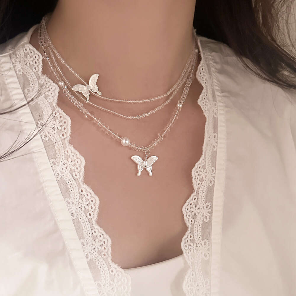 Style coréen avec perles de cristal clair et motif papillon, tour de cou perlé au design unique, collier pendentif élégant