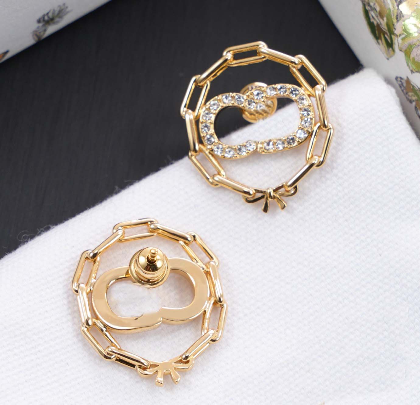 2026 Luxury quality charm round shape stud earring with diamond in 18k gold plated have stamp bracelet hollow style PS6671B