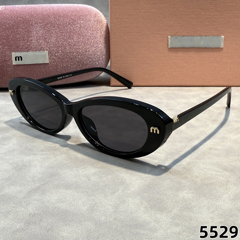 miummi sunglasses Designer Sunglasses For Women Men Beach Sun Glasses Trendy Square Metal Legs Letter Design Cat Eye Top Quality Eyeglasses Oval Lux