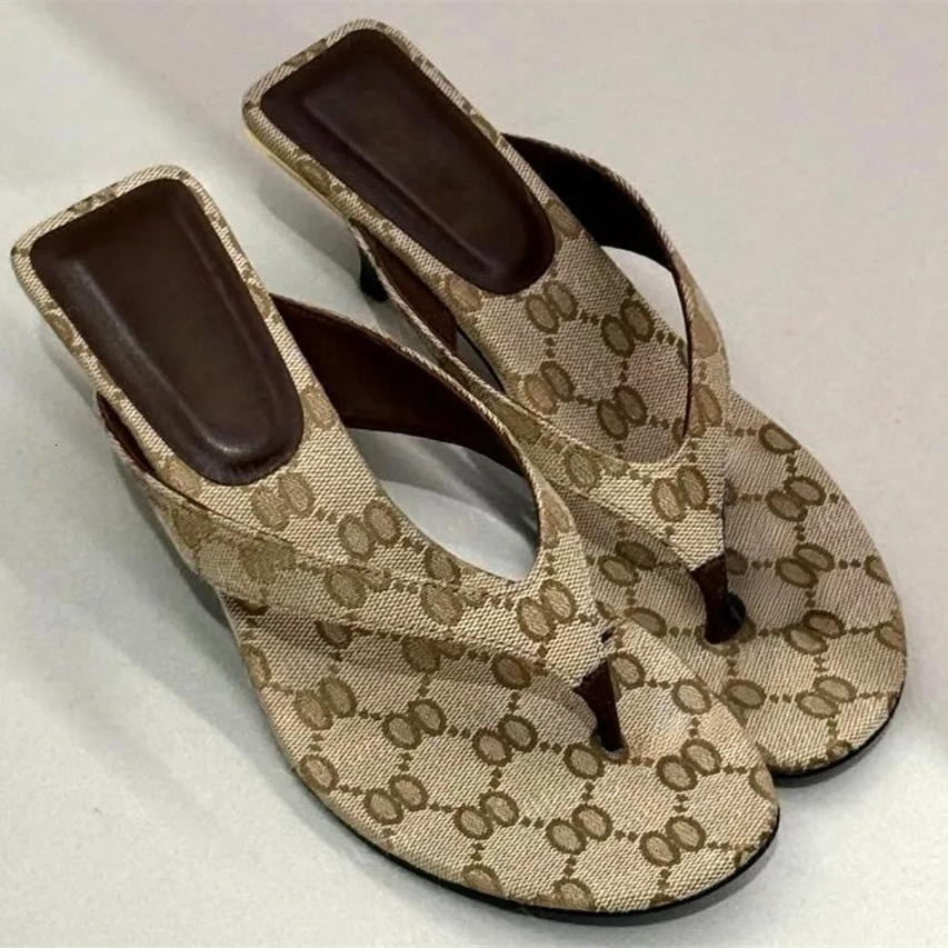 Designer Vittoria Thong Sandals Women Kitten Heels Flip Flops Summer Beach Luxury Canvas Heel High Leather Slippers Fall Mules Pumps Lady Heeled Siz