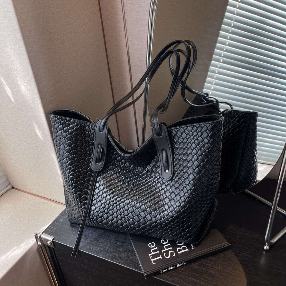 Large Capacity Woven for Women, Vintage Versatile Shoulder Underarm Bag, Korean Style Handheld Tote