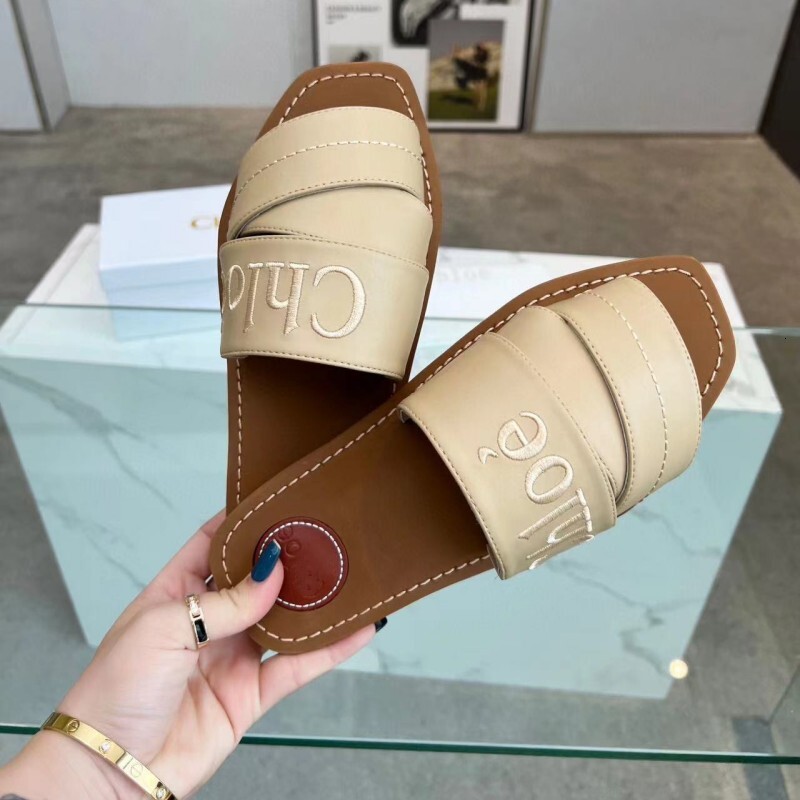European Style Flat One-Strap Sandals for Women, Outdoor Wear, 2024 Spring New Versatile Non-Slip Fashion Beach Sandals f4 15 2f d8