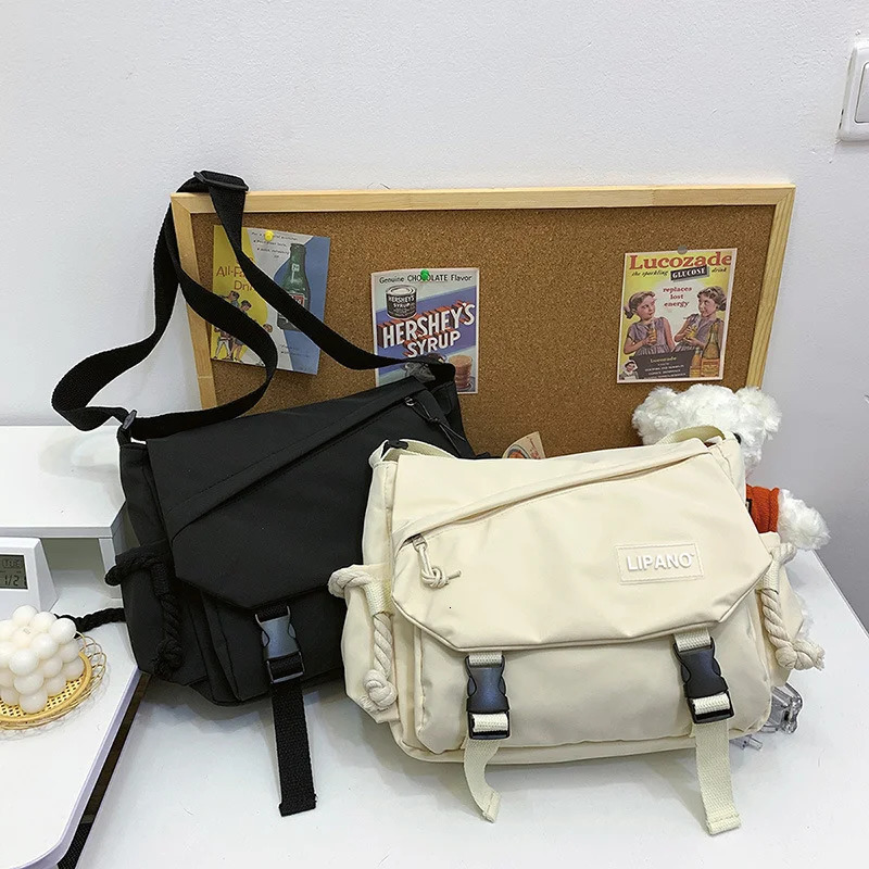 Messenger Bag Japanese Handbags School Korean Single Shoulder Girl Student Hong Kong Style Retro Large Capacity Postman Womens 260514BJ