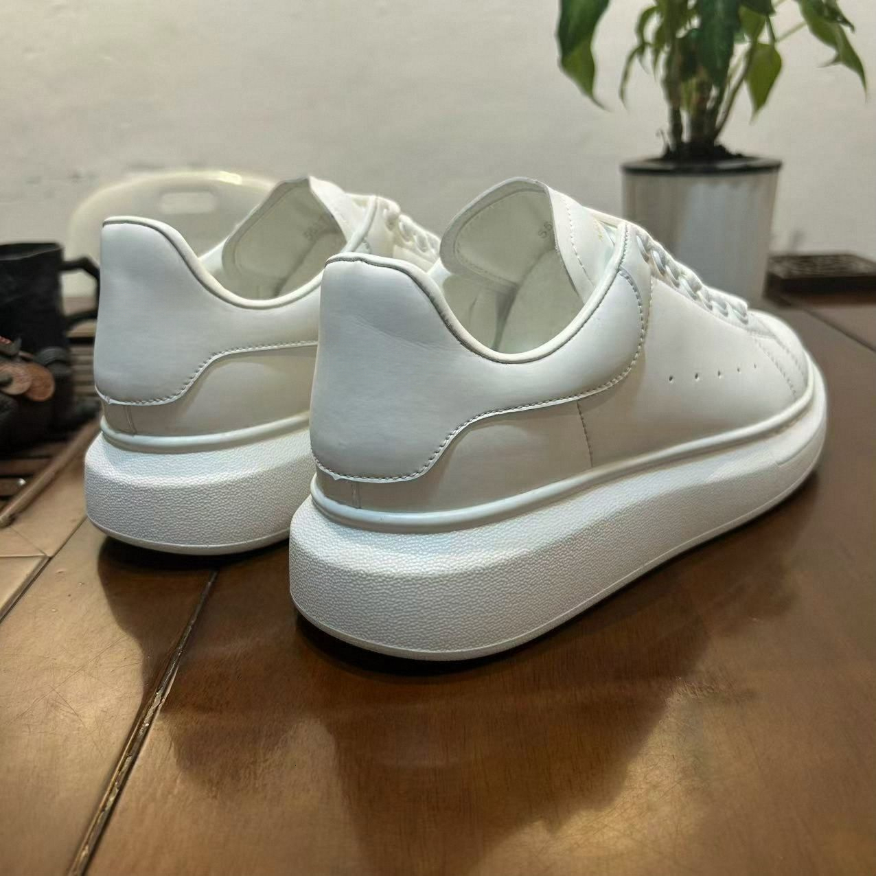 2026fashion new designer pure original white men s and women s leather breathable height increasing super soft and lightweight casual shoes walking