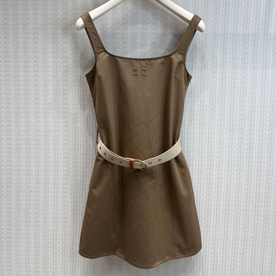 Robe de créateur Robes décontractées Robe tricotée de luxe pour femmes Robe amincissante sans manches Robe tablier solide Lettre Élégante Casual