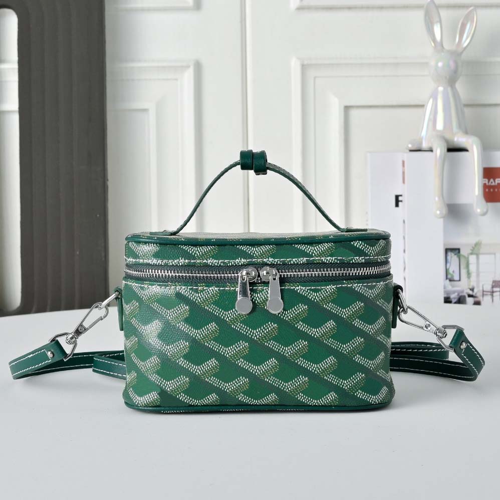 designer bag makeup bag high-quality shoulder bag luxury makeup box womens chain makeup bag multifunctional small square bag mini wallet clip saddle