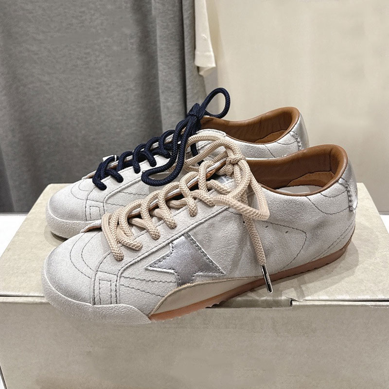 Mens Womens Platinum Glitter Star Leather Sneakers Designer Worn Out Effect German Army Trainers Ladie Luxury Lace Up Casual Flat Shoes Rubber Outso