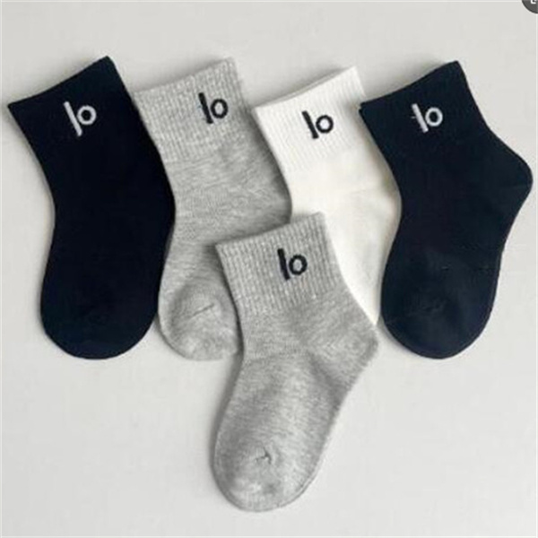 5 pairs Kids Designer Socks Cotton Breathable Boy Girl Athletic Sock Spring Autumn Children's Sports Stockings Cute Alphabet Design