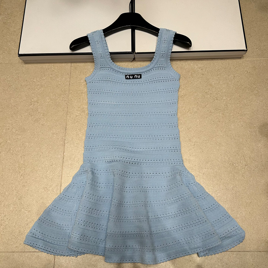 Robe de créateur robes décontractées femmes robe tricotée de luxe minceur robe sans manches robe tablier solide lettre élégante décontractée vête