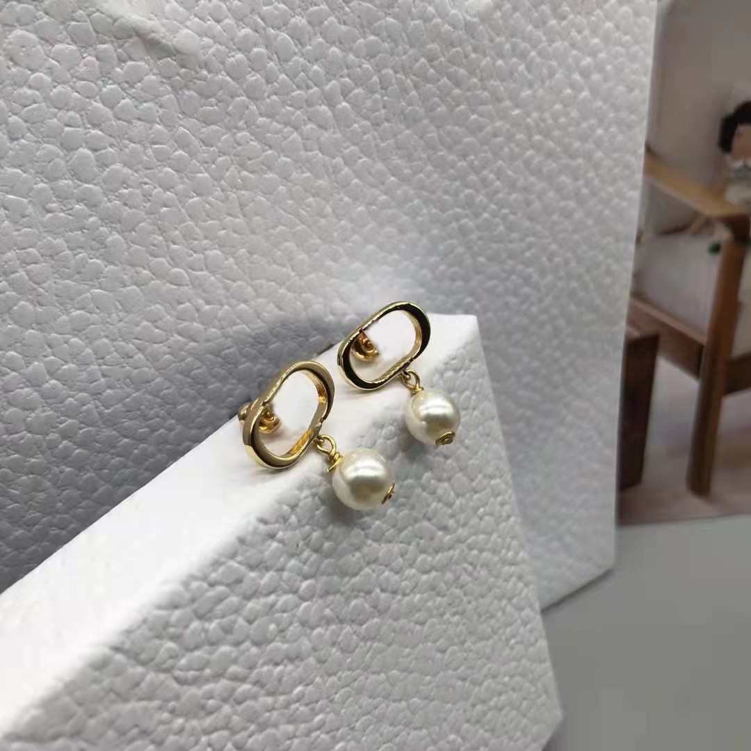 Luxery Brand Classic Logo Pearl Drop Stud Earrings Elegant Designer Inspired Women's Accessories