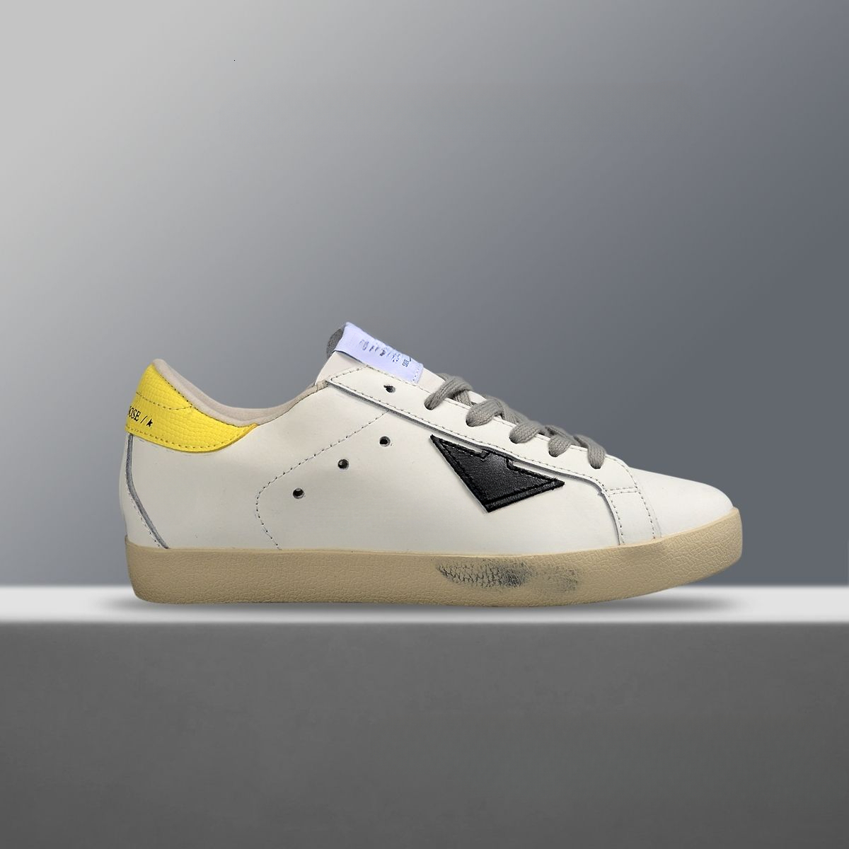 fashion The new designer s authentic original dirty shoes come in various colors with flat bottoms suitable for students and couples walking shoes a