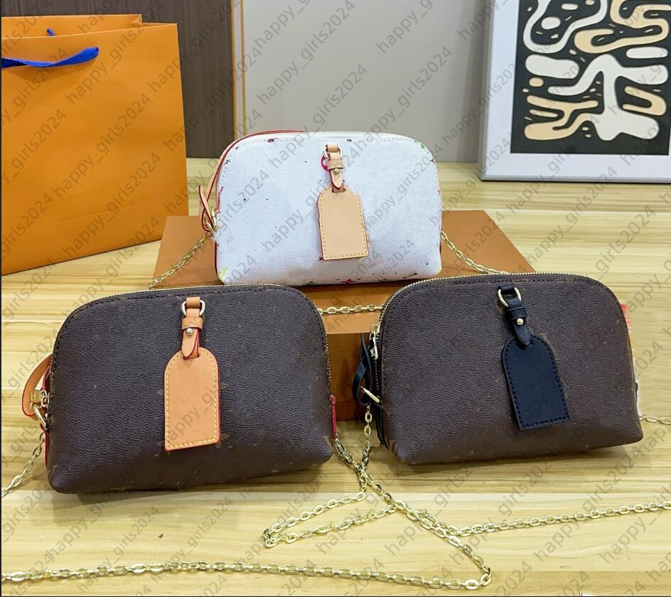 Womens Luxury bag Crossbody Designer Tag Me Pouch Purse Shoulder bag Mini Tote shell bags Messenger Evening Wallet Clutch Backpack Monograms Handbag