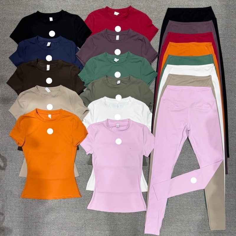 colorful Yoga Sets Designer shirt Shorts Gym Solid Suit Shorts Gym Straight Set Tank Top With Padded Bra Sport Gym Girl 2Pcs Travel Tennis Set S--image-1106236998