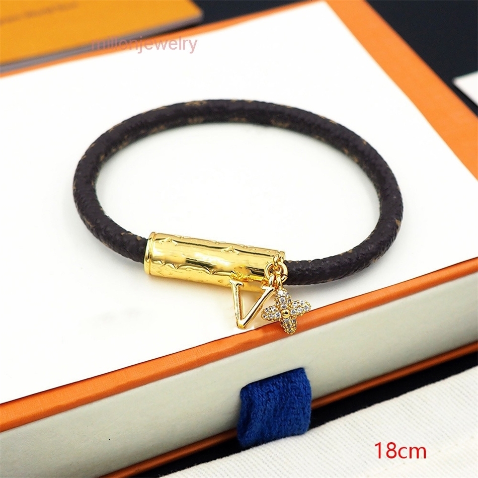 designer bracelet lvs braclet silver Jewelry Old Flower Leather Four-Leaf Flower Full Diamond Bracelet Couple Print Magnetic Clasp Flower Full Diamo