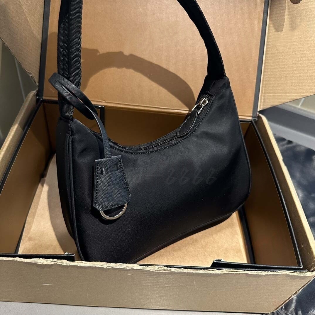 Designer Bags Luxury Crossbody Bag High Quality Metallic Leather Nylon Shoulder Handbag Classic Half Moon Underarm Crescent Hobo 2005 Large Capacity
