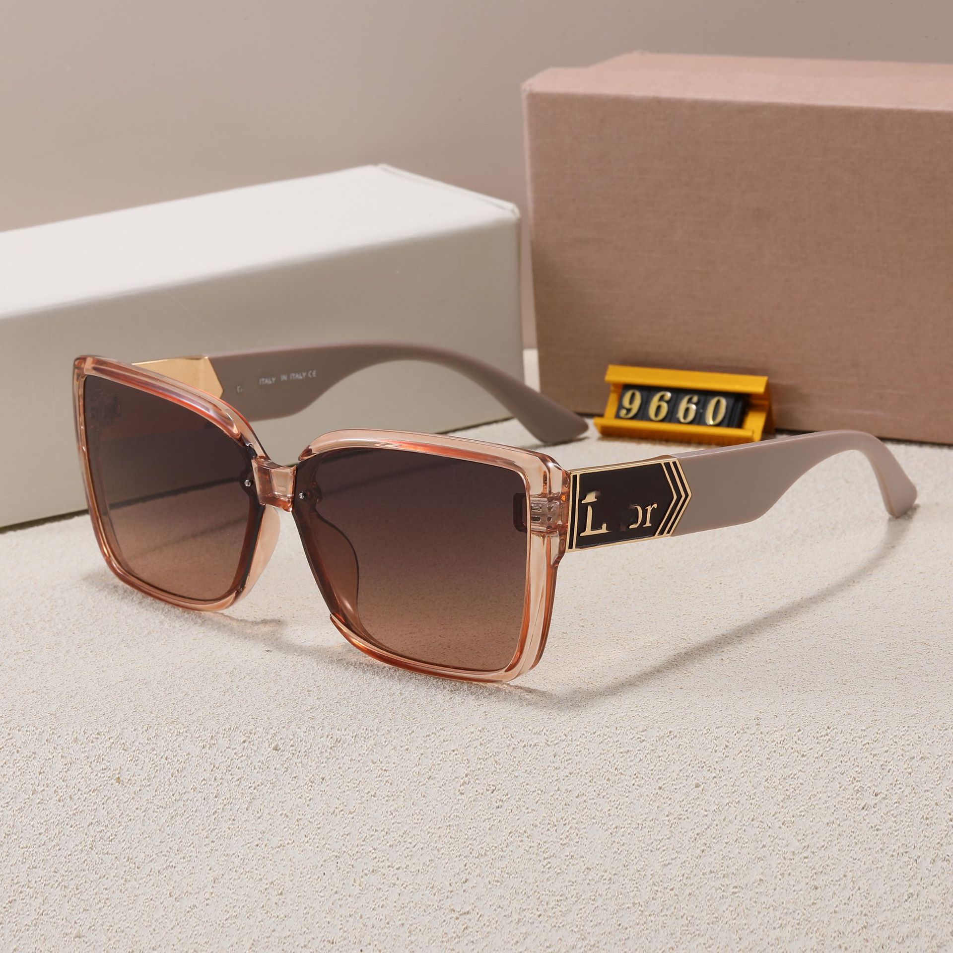 2026 new large square sunglasses, European and American simple retro sunglasses, big face plain face, travel sunscreen, outdoor with logo