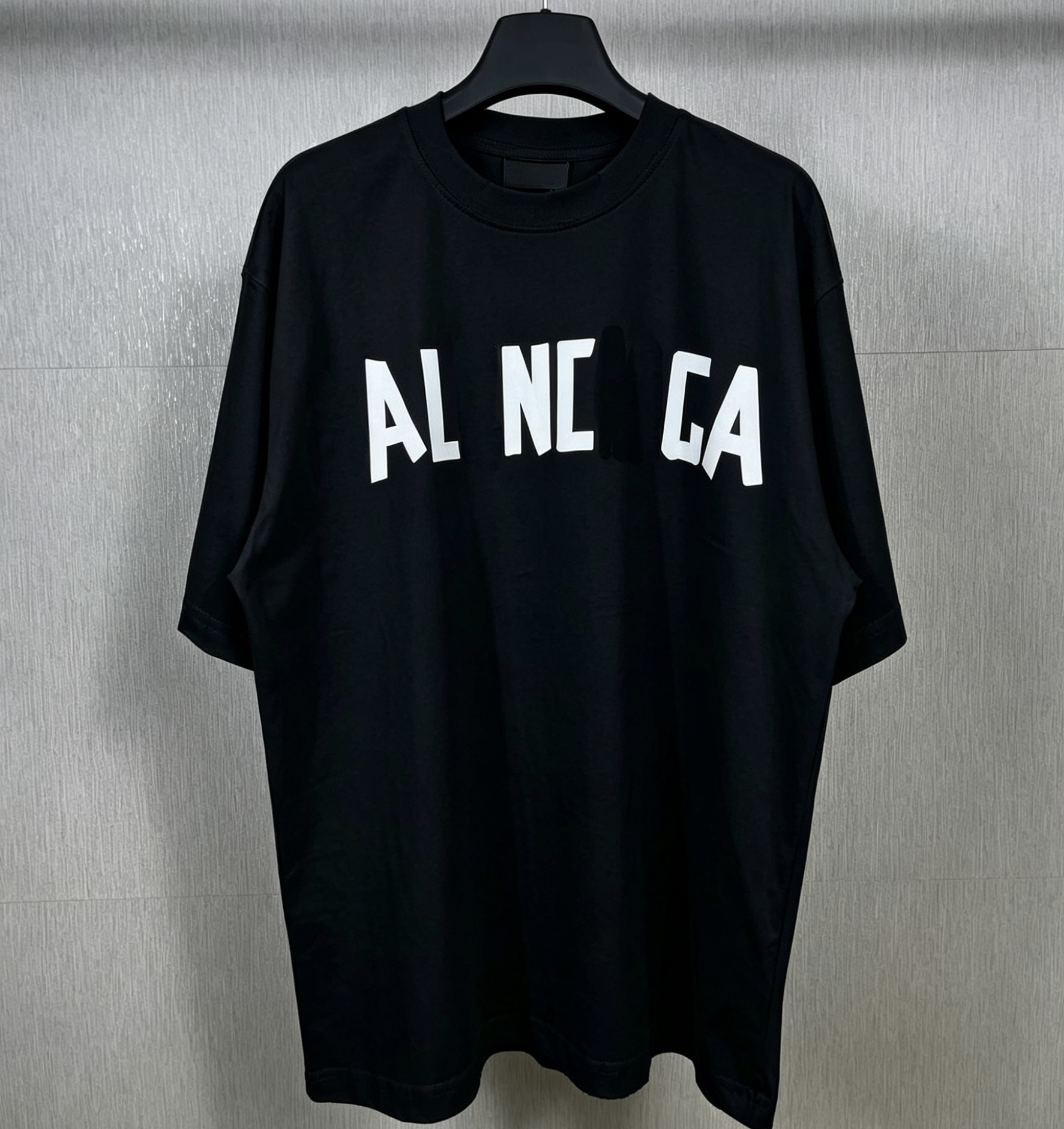 Summer brand T-shirts by Parisian designers, fashionable and casual. Featuring a brand-new style of pure cotton round-neck short-sleeved men's