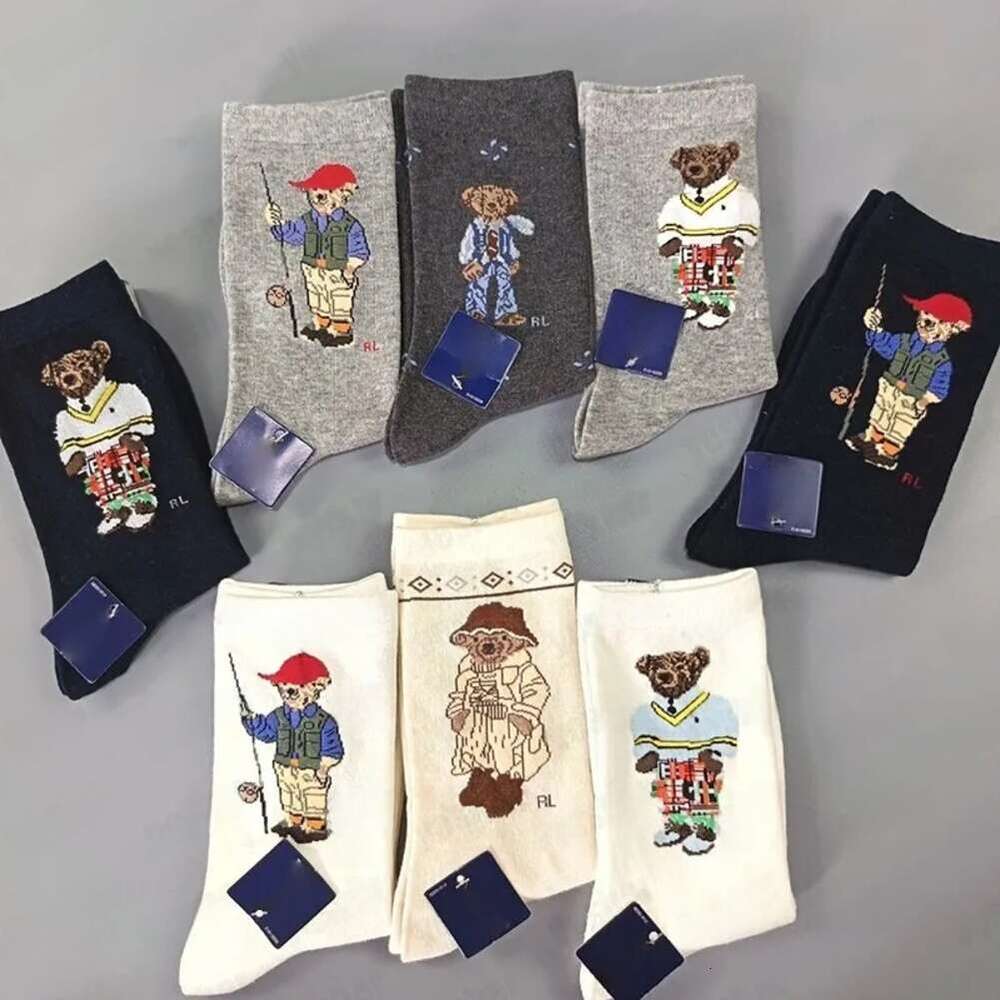 Designer Mens Womens Luxury Cotton Outdoor Black White Little Bear Sports Suitable Comfortable breathable and fashionable sports socks Socks