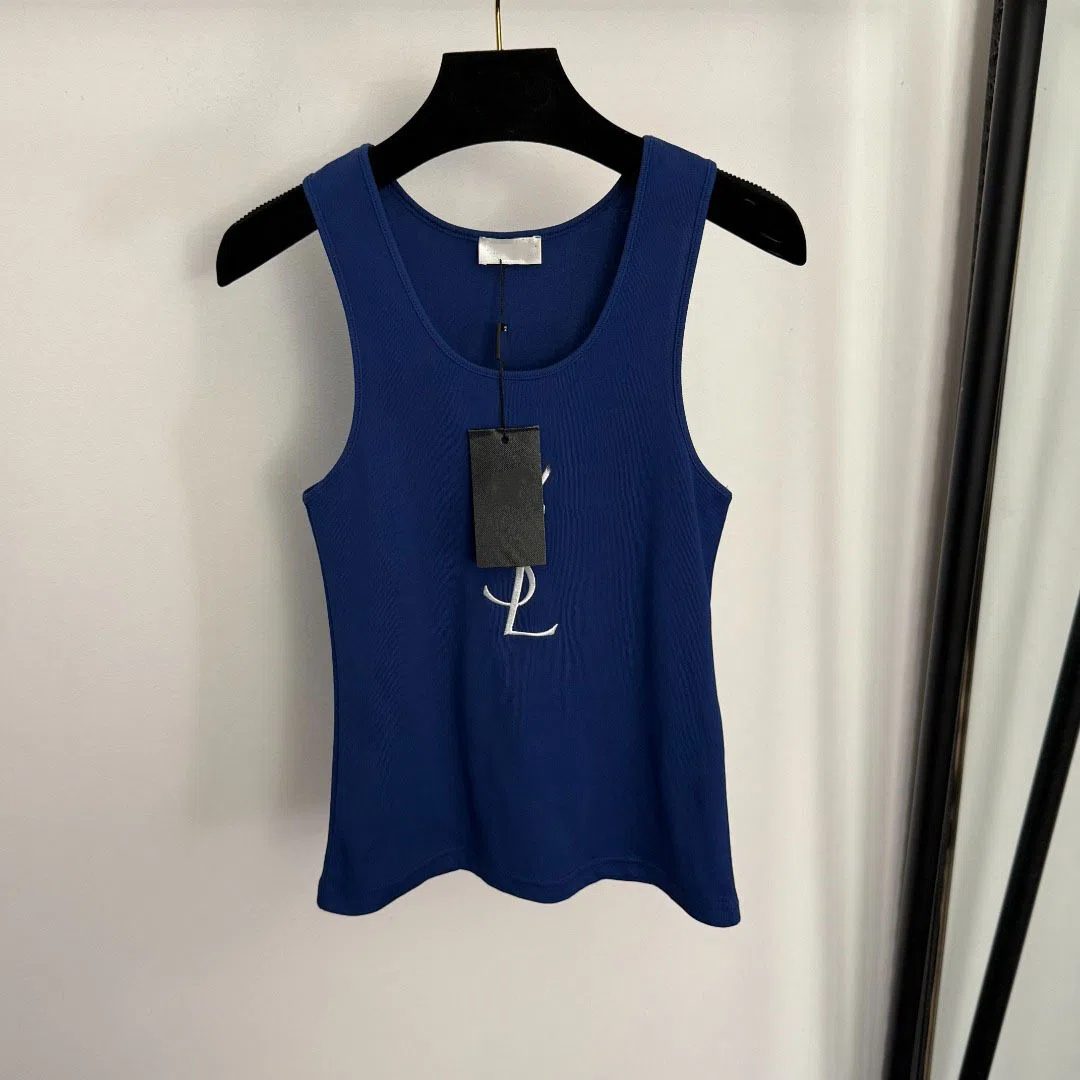 Women's Tanks Tops Designer Embroidered Solid Color Vest Knitted Casual Sleeveless Yoga Slim Fashion Brand Fitness Running Short Vest