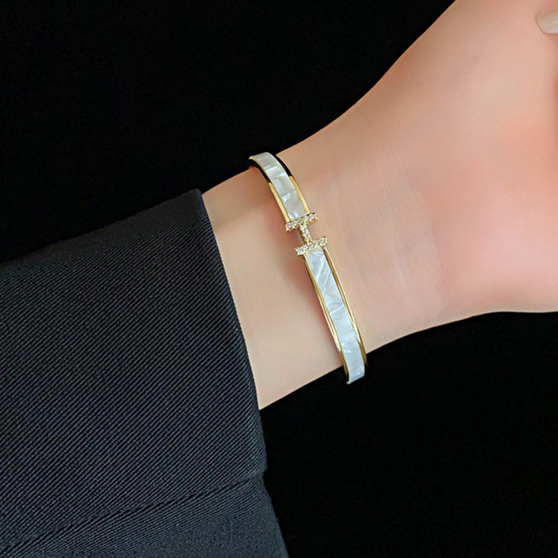 Bangle Bracelet Designer Luxury Womens Bracelet Real Gold Plated Zircon Letter Open Cuff Light Luxury Commuter Exquisite Jewelry For Daily Party Wed