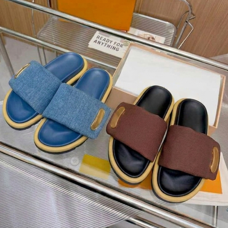 2026 NEW Designer Pool Pillow Comfort Sandals Denim Round-Toe Flat Slides Classic Print Embossed Mules Summer Slippers Black White Soft Sandal Bi