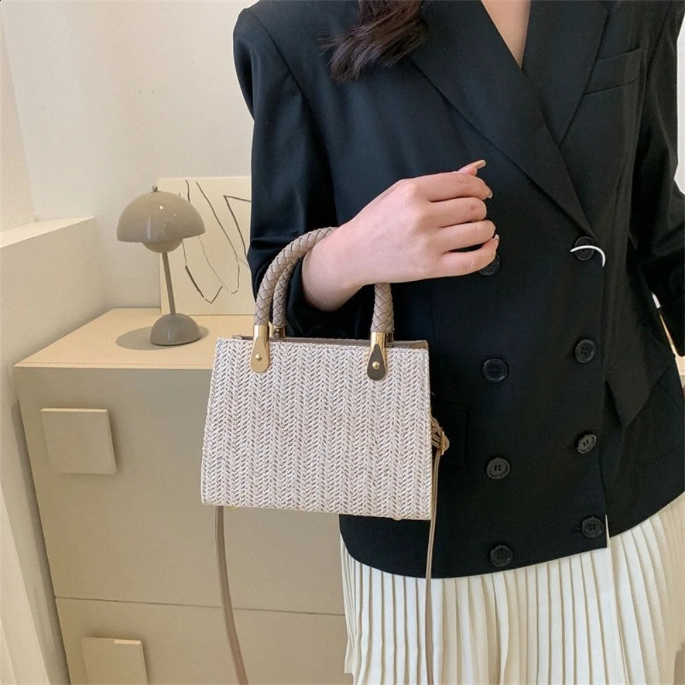Solid Color Straw Weaving Crossbody BagFashionable Minimalist Woven Handbag Versatile Casual Small Square Bag 260516BJ