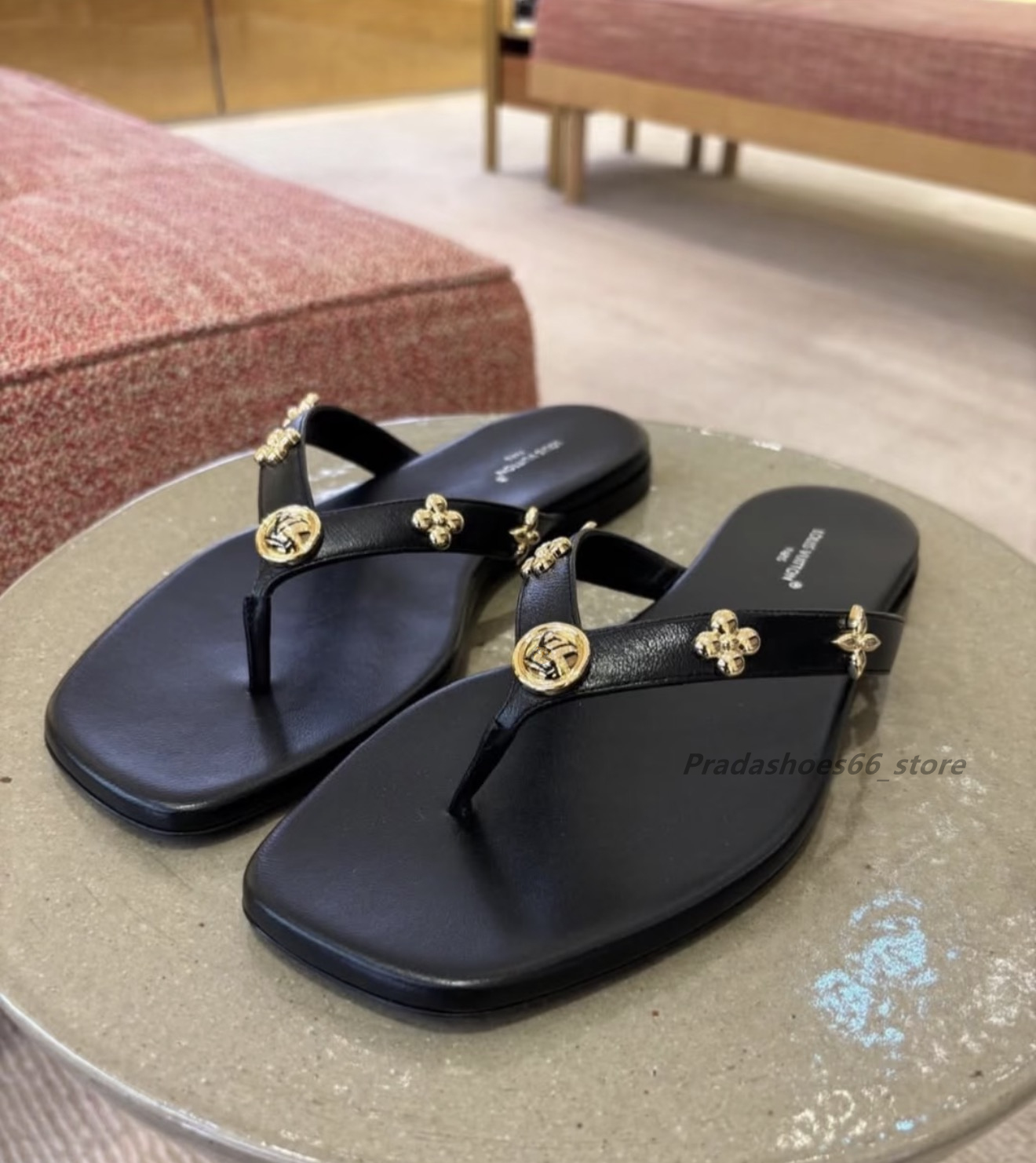 2026 New Designer Flip Flops For Women High Quality Louiss flap Slide Leather Thong Sandals Square Toe Fashion Summer Holiday Beach Vacation Slipper