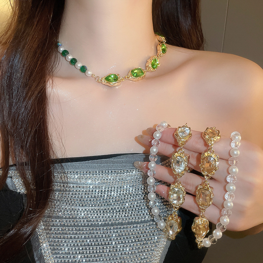 Diamond-embellished oval square pearl necklace, exquisite courtly style collarbone chain, light luxury dress and evening party accessory-image-1106679572