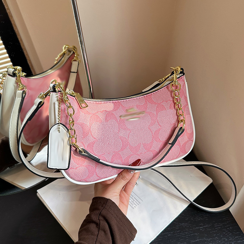Womens Fashion Shoulder Bag Designer Gold Metal Letter Button Luxury Handbag Underarm Bag Classic Versatile Crossbody Bag Wallet M44335