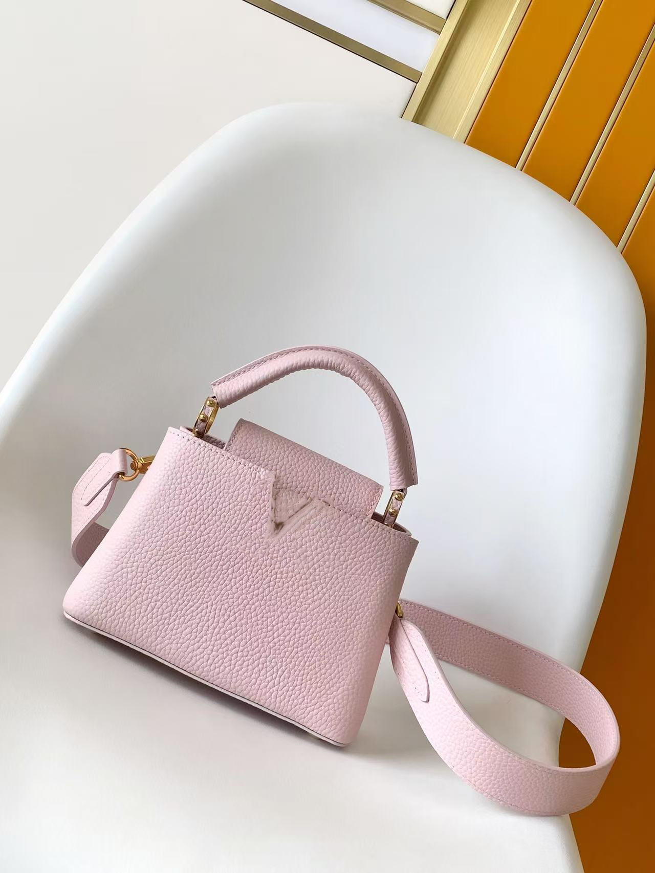 The latest high-quality luxury designer handbag women's fashion classic leather cross-body bag handbag women's luxury one-shoulder bag