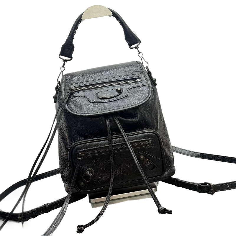 Zaino da donna in vera pelle stile moto vintage Borsa a tracolla con patta e coulisse con dettaglio nappa