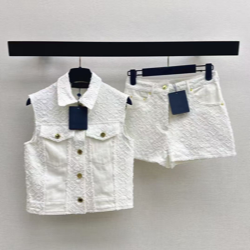 Luxury brand high-end women's summer famous vest jacket top paired with fashionable shorts letter three-dimensional design set