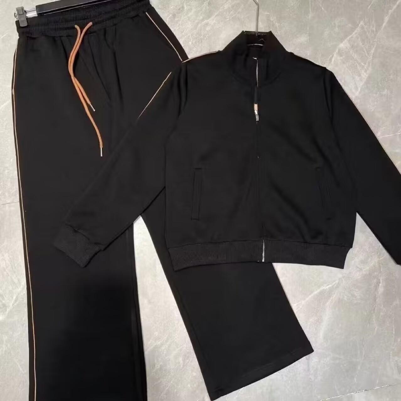 Designer Miulyness Tracksuit Women Clothes Two 2 Piece Outfits Casual MM Sweatsuit Sweatpants Printed Sports Miumues Track Suit 2Pcs Set For Woman J