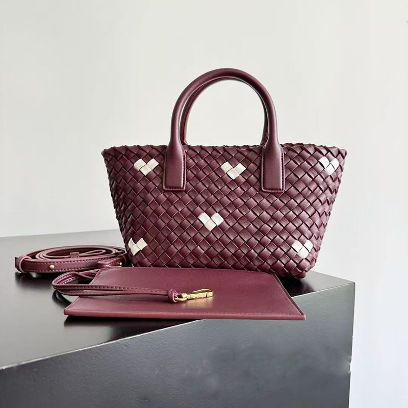 Mini Cabat Love embroidered tote bag Knitting bag All handmade sheepskin handbag Designer bag Women luxury crossbody bag 20A High Quality classic sh