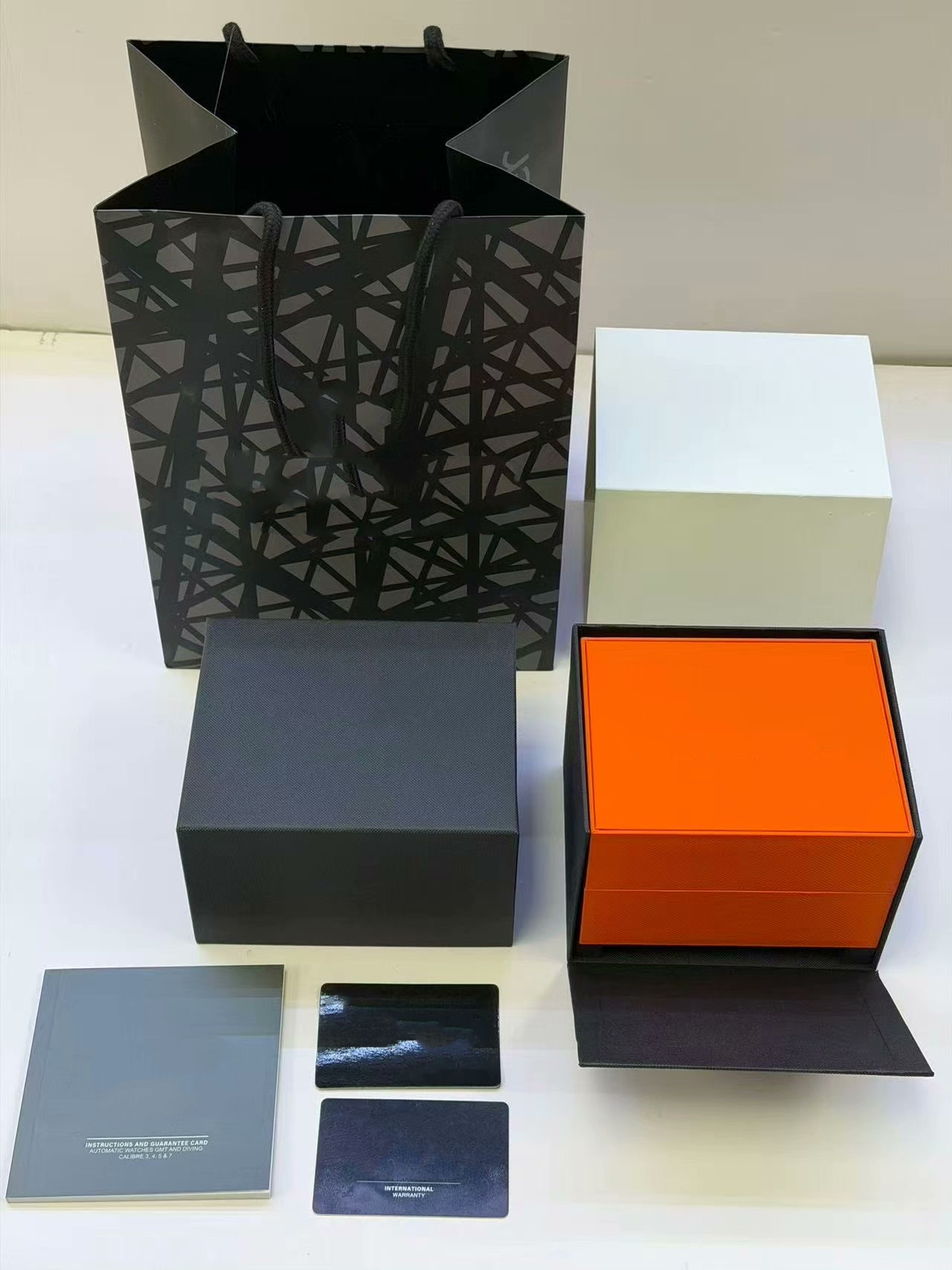 Top Quality Boxes HEUERity watch Original Box Accessories wholesale montre TAGS Watches Booklet Card and Papers In English Swiss Watches Boxes Many