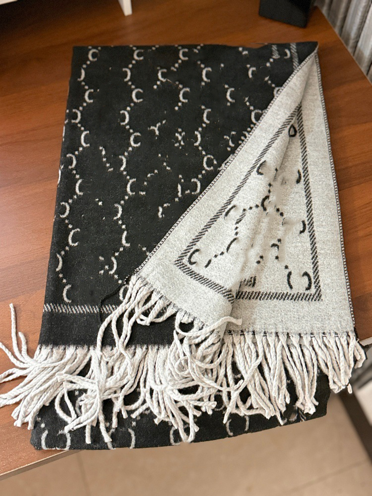 Designer Scarf Classic cashmere plaid Scarf -quality thickened cashmere Scarf fashionable and versatile, double-sided shawls for both warmth and aut