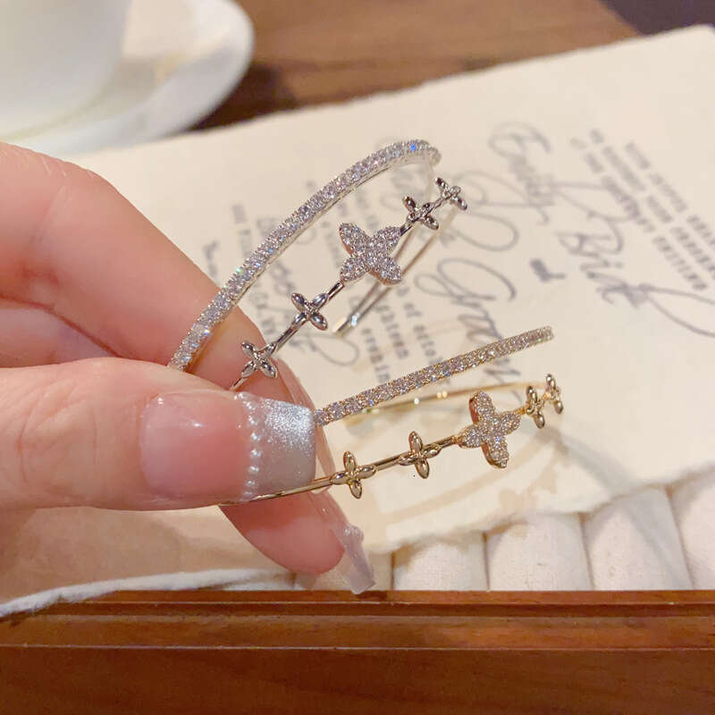 Cross-border Diamond-encrusted Double-layer Four-leaf Clover Open Bracelet, Fashionable High-end, Versatile Super Shiny Bracelet-image-1107005250