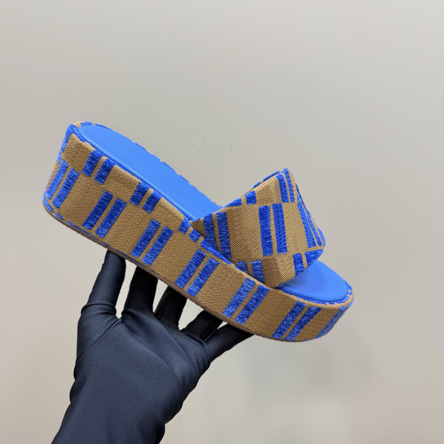 Raffia slippers Sunshine Fabric designer sandals famous women Wedge Heels slide sliders Feel Baguette Crossover Band Sandal black leather embroidere