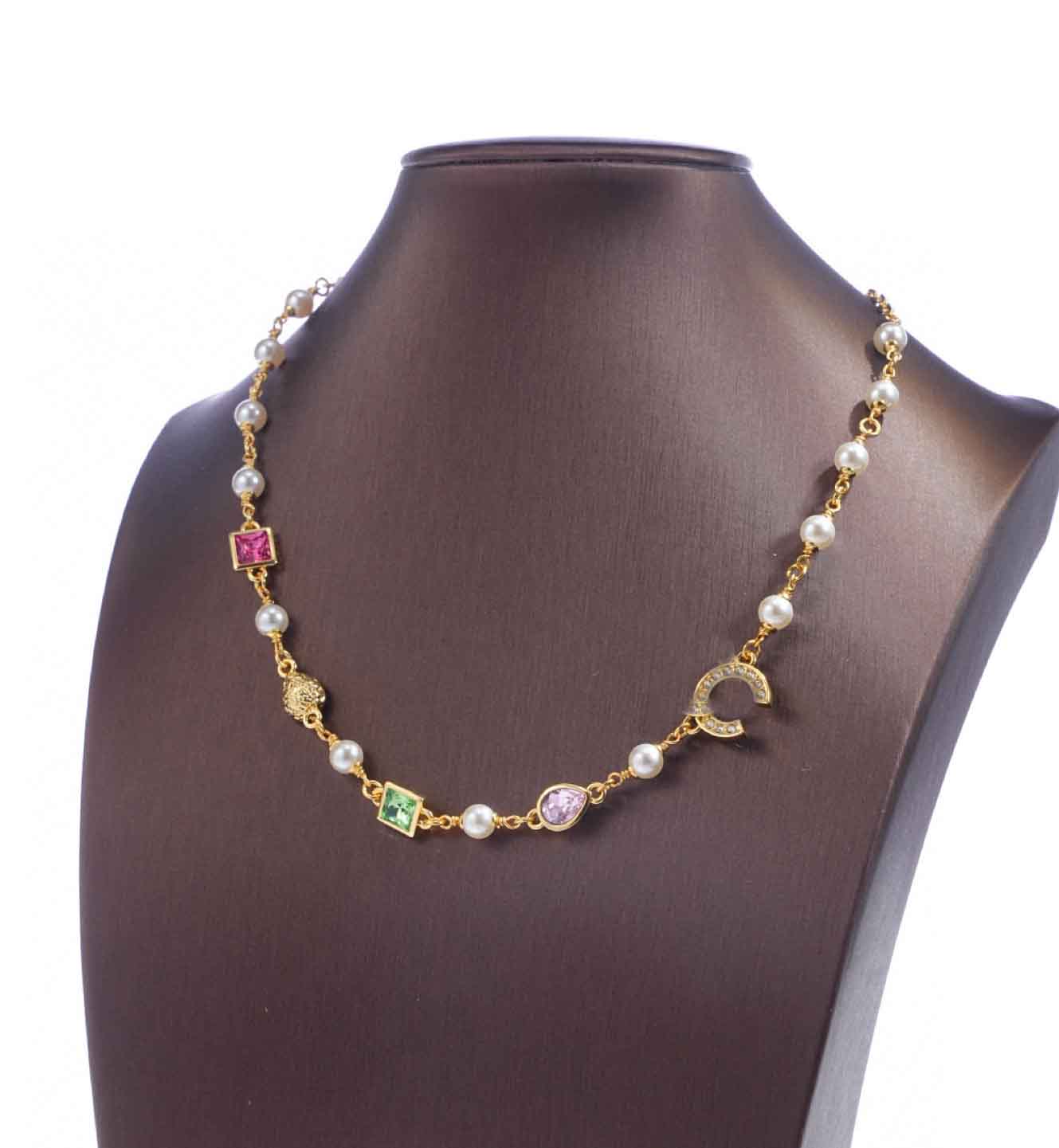 Collier pendentif à breloque de qualité de luxe avec perles de cristal en plaqué or 18 carats avec timbre collier de pull à longue chaîne au desi