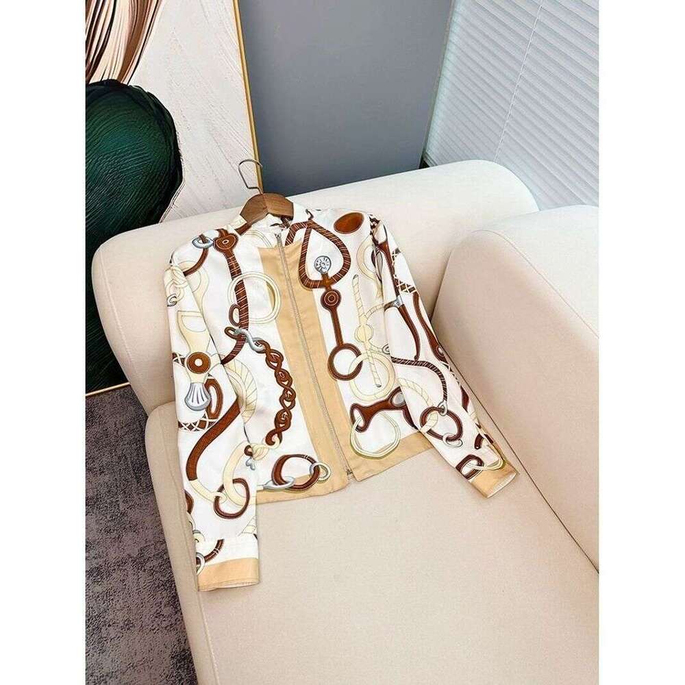 Jacket Loose Short Outerwear With Equestrian Print Design Full Zipper Front Long Sleeve Casual Style For Men Daily Commute Beige
