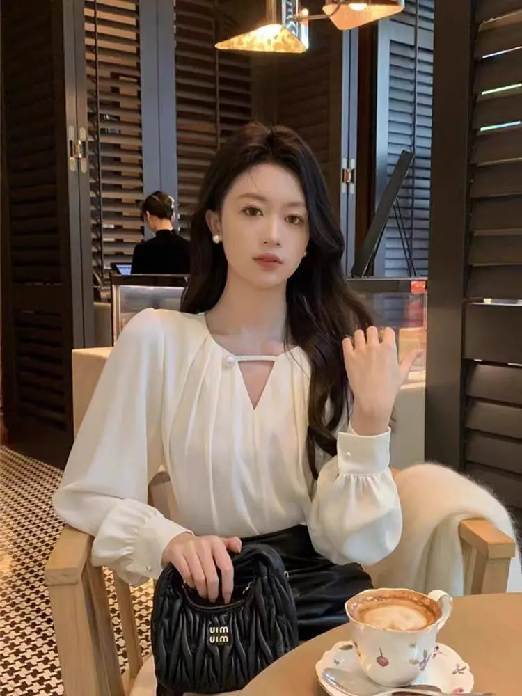 Autumn Spring Office Lady Blouse Elegant Korean Fashion Long Sleeve Shirt Womens Tops White Pink With Pearl Female Office Wear 260521BJ