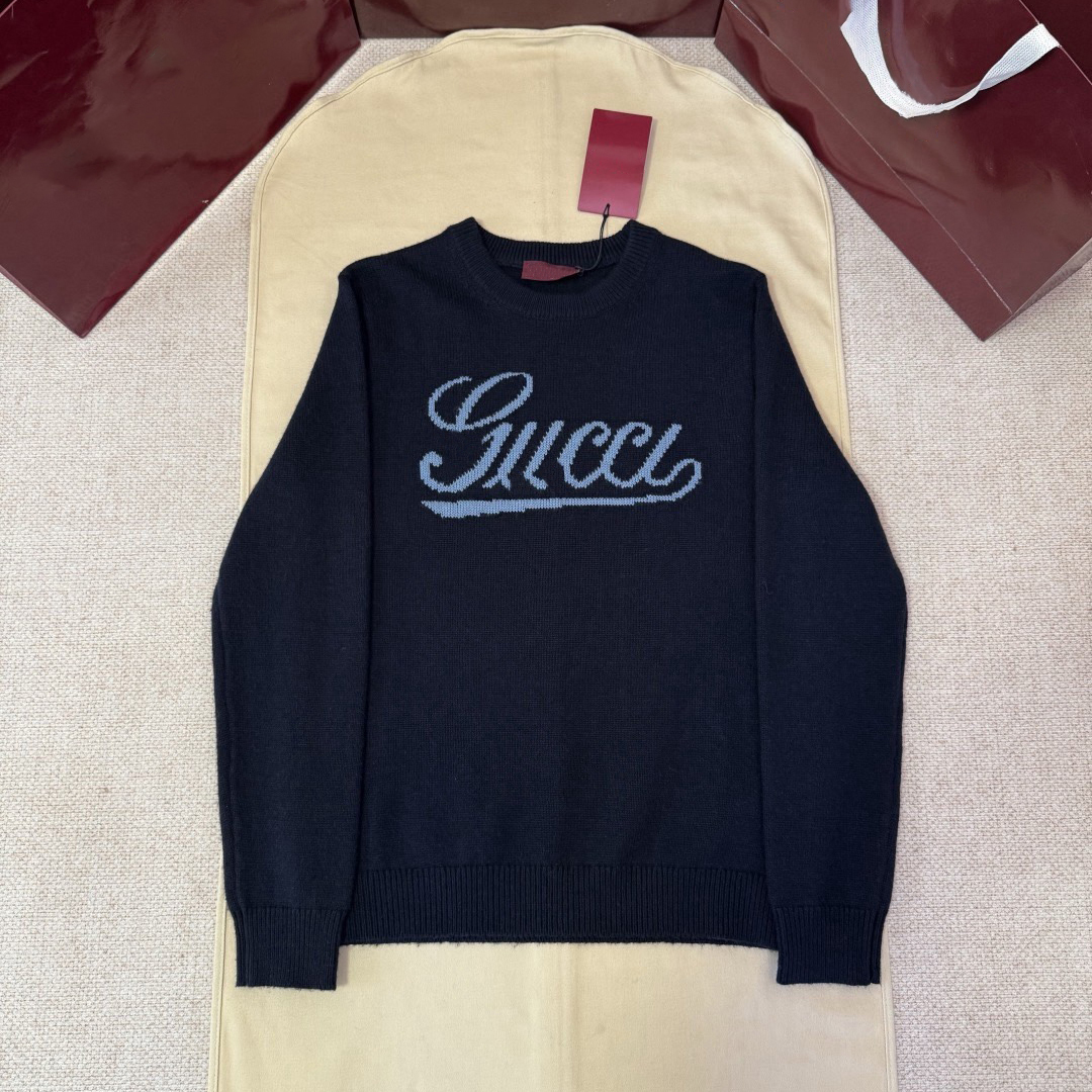 Designer brand high-quality men's sweaters, letter round neck knitted sweaters, fashionable and trendy men's long sleeved pullover sweater