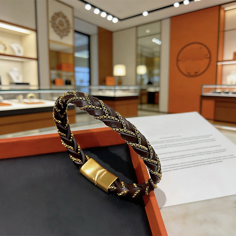 Luxurious Designer Leather Bracelet Brand H Classic Jewelry New Style Handmade Leather Gold Bracelet Leather Rope Designer Bracelet Party Gift-image-1107399577