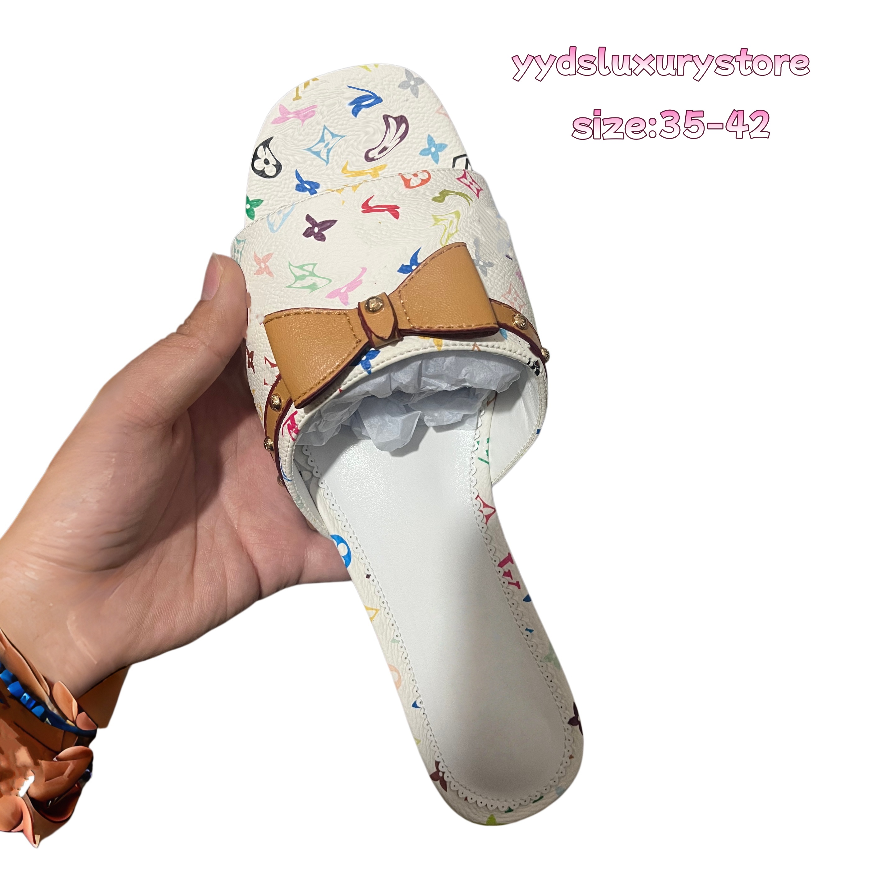 2026ss Sandales de créateurs femmes motif monogramme chaussures plates d'extérieur de style classique pantoufles de vacances de plage et de bord