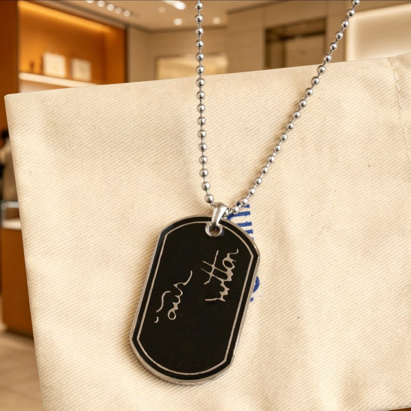 Designer High Quality Women Men Monogram Brass Necklace Simple V Letter Luxury Nameplate Pendant Fashion Jewelry