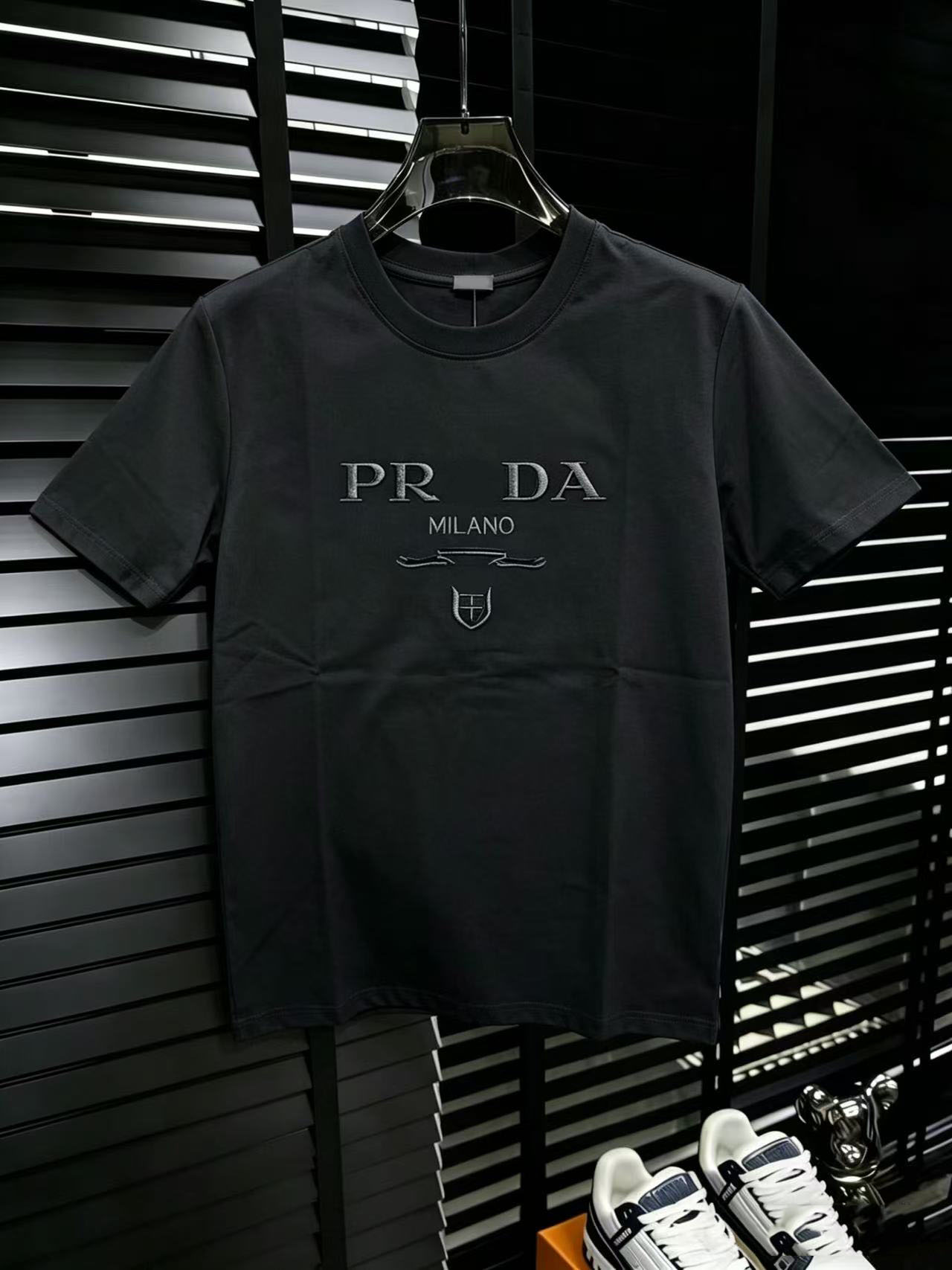 summer New Mens T-Shirts short-sleeve letter T-shirt for men and women couples top with embroidery casual and loose fit round neckline trendy brand