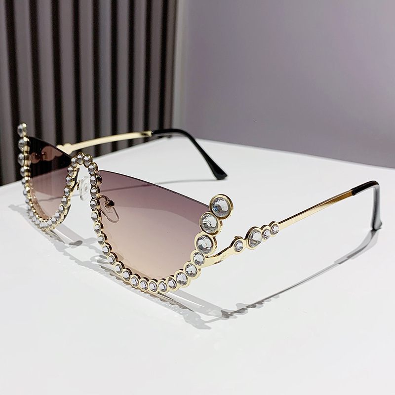 Luxury Women's Designer Sunglasses Outdoor Leisure Trendy Accessories High End Diamond Inlaid Sunglasses Metal Half Frame Summer Beach Fashion