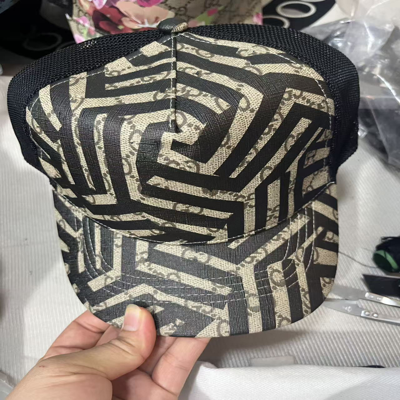 Cap SSYY NEW 2026 Hat Men and Women Baseball HatsClassic Fashion Letter Gift Sunshade Outdoor Strap Origina 1222