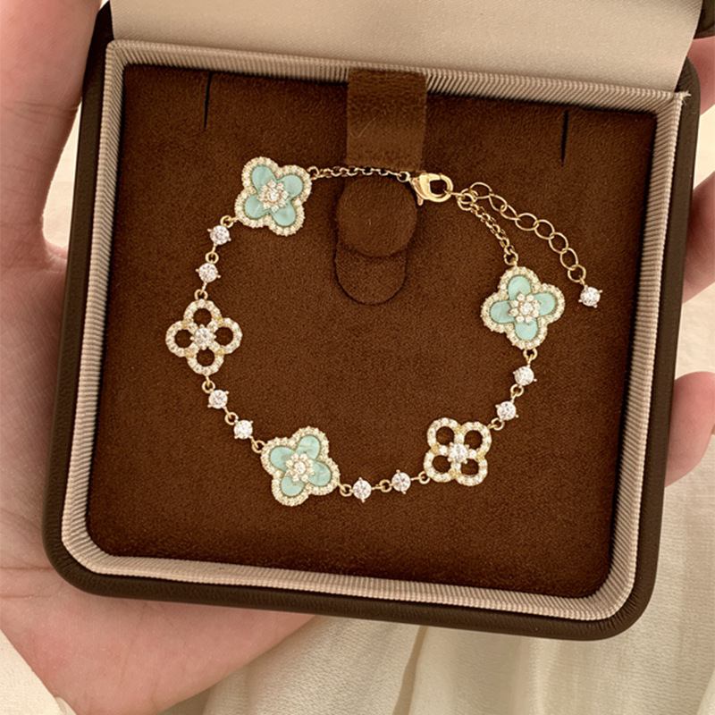 Four-leaf clover women bracelet, light luxury niche design, high-end gift for best friends, 2026 new model bracelet-image-1107505476