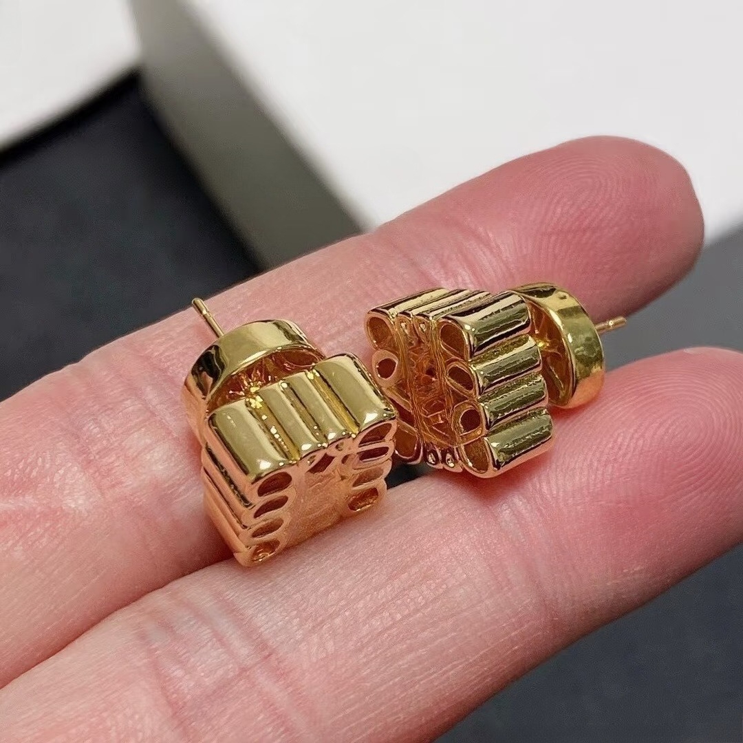 18K Gold Plated Stud Earrings Luxury Designer Earrings for Women Classic Minimalist Earrings Fashion Jewelry Gifts Premium Quality-image-1107643637